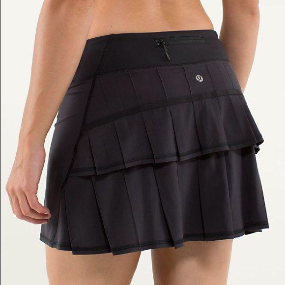 lululemon athletica Dresses & Skirts - LIKE NEW! Lululemon Black Ruffle Pace Setter Skirt